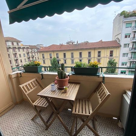 Daniela'S Spazioso Appartamento Ai Navigli Milão Exterior foto