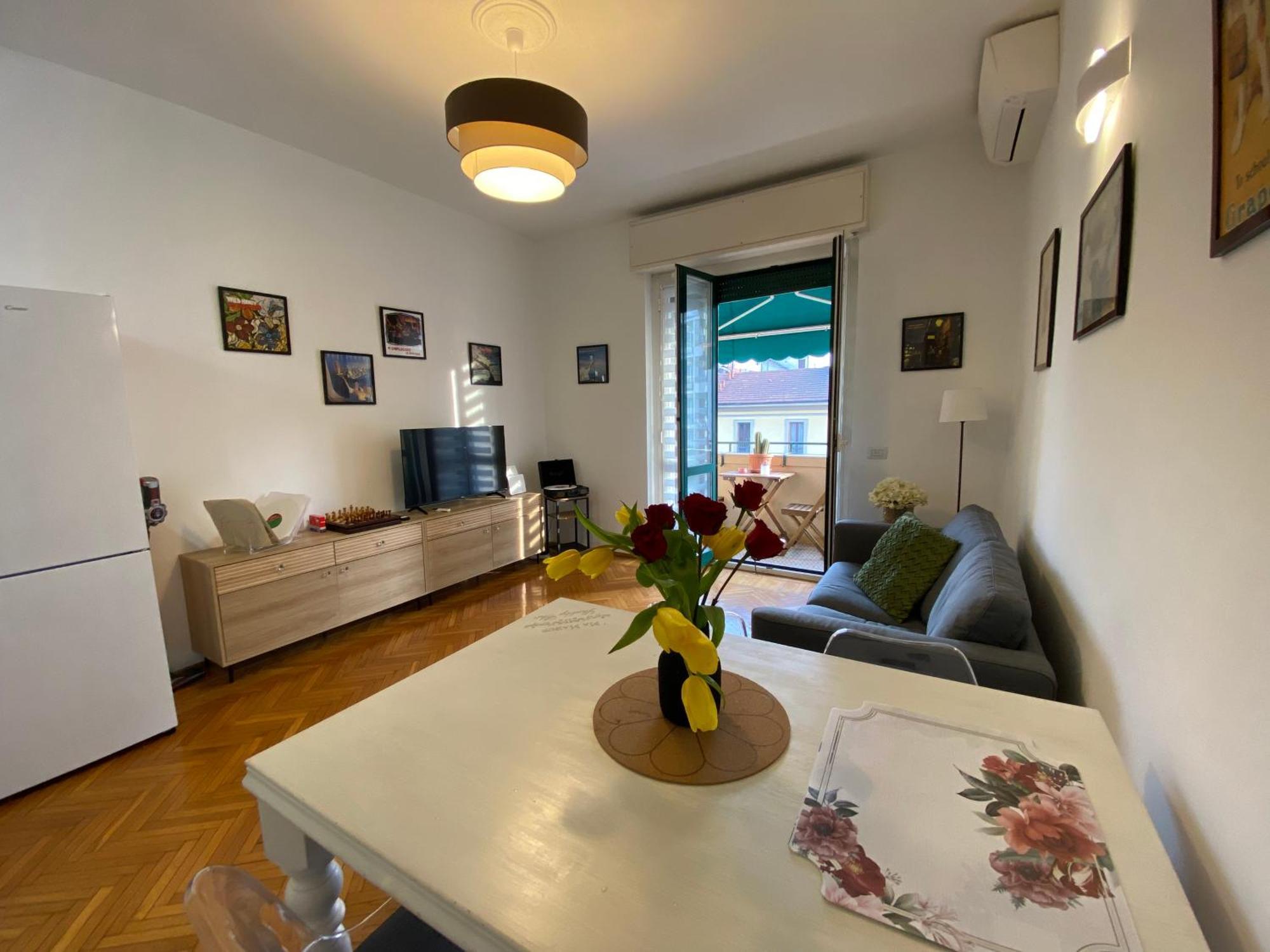 Daniela'S Spazioso Appartamento Ai Navigli Milão Exterior foto