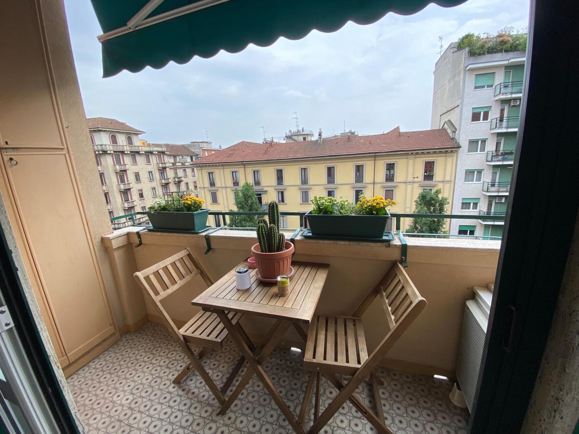 Daniela'S Spazioso Appartamento Ai Navigli Milão Exterior foto